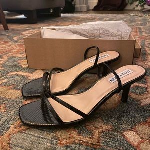 Steve Madden black heels